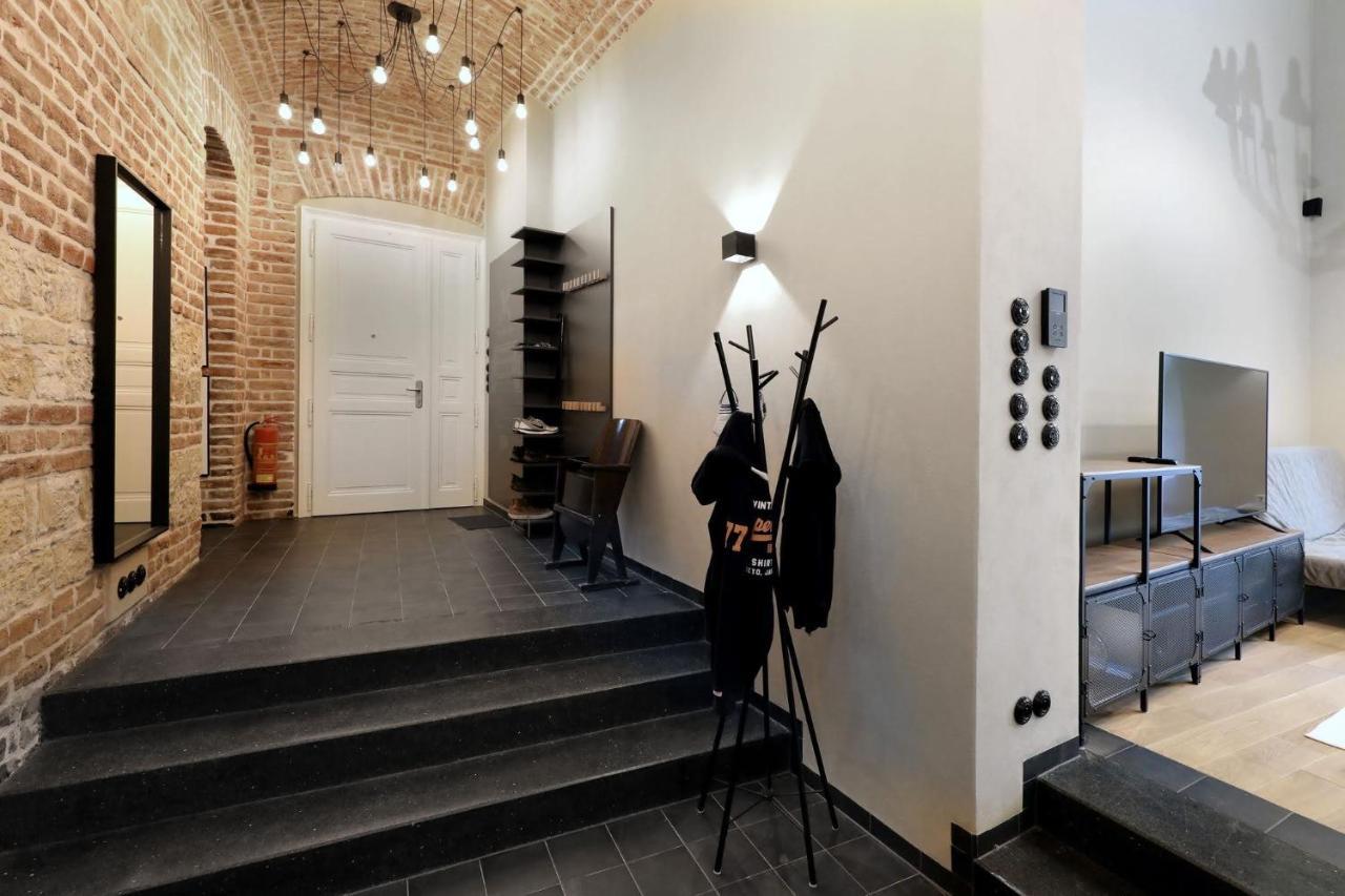 American Loft In The Heart Of Прага Экстерьер фото