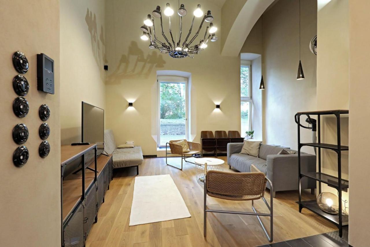 American Loft In The Heart Of Прага Экстерьер фото