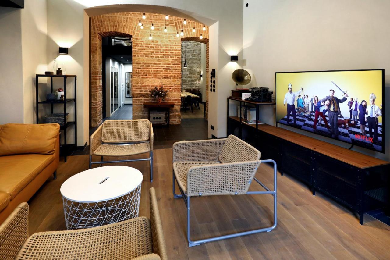 American Loft In The Heart Of Прага Экстерьер фото