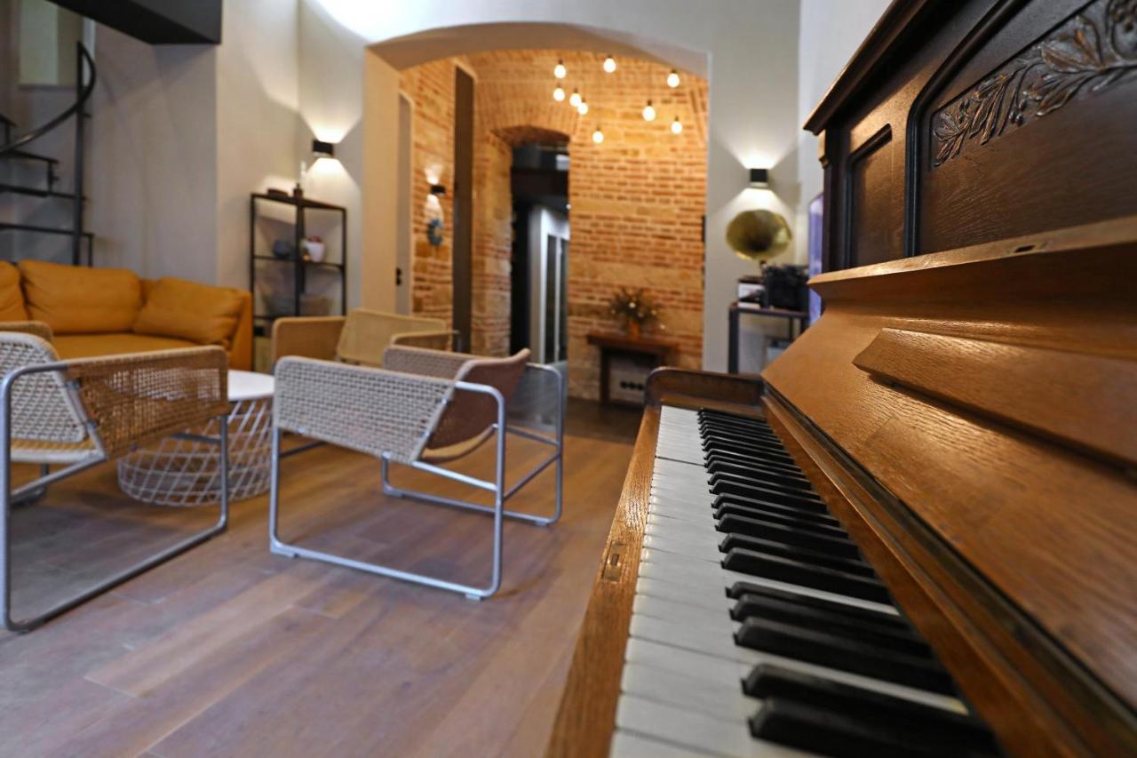 American Loft In The Heart Of Прага Экстерьер фото