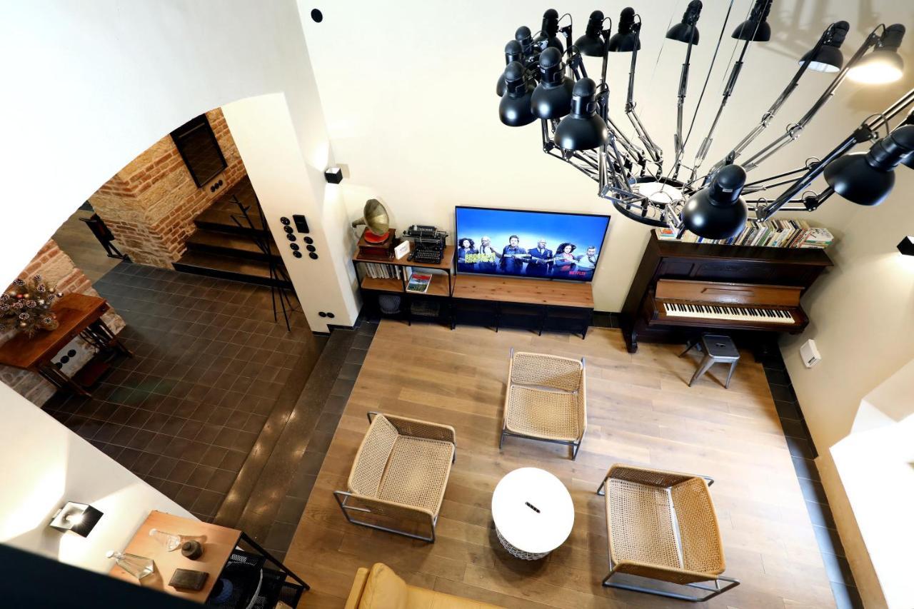 American Loft In The Heart Of Прага Экстерьер фото